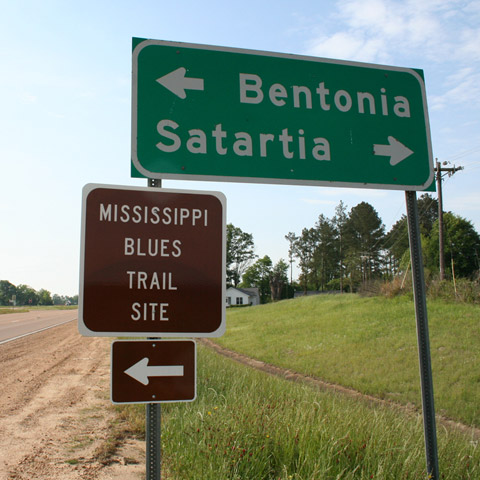 Alligator is located on Highway 61 on the northern border of Bolivar County, Mississippi.